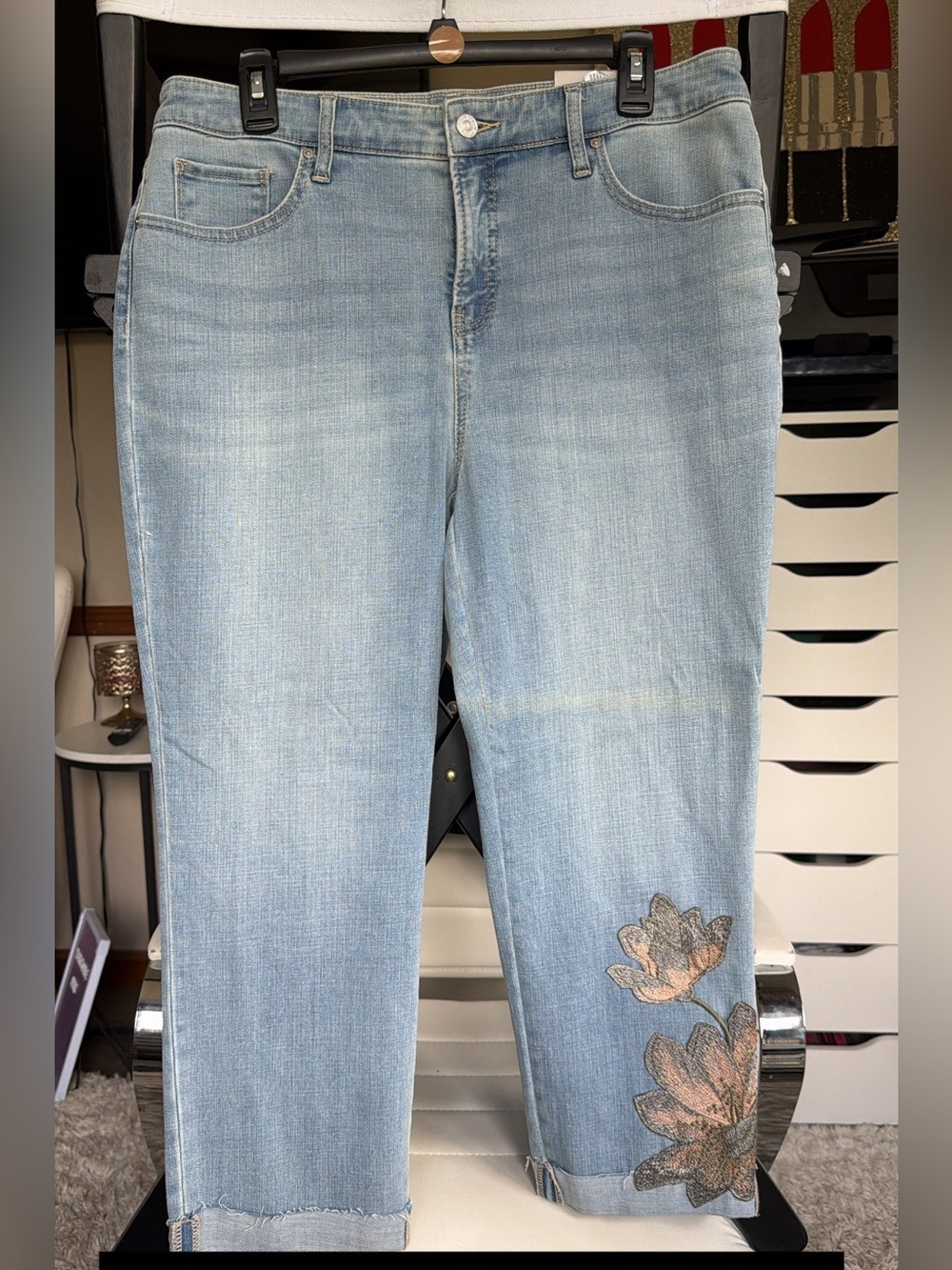 Chicos Summer Crop NWT jeans